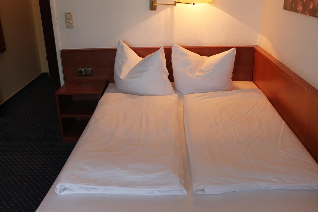 Hotel-Restaurant Seegarten Quickborn Квикборн Номер фото